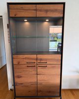 Vitrine Holzoptik mit Glas und Beleuchtung sehr gut