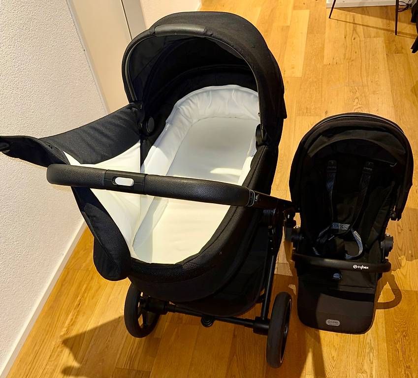 Carrozzine: CYBEX BALIOS S LUX BUNDLE - MOON BLACK – Usato da Spreitenbach venduto da MentorZ. 1
