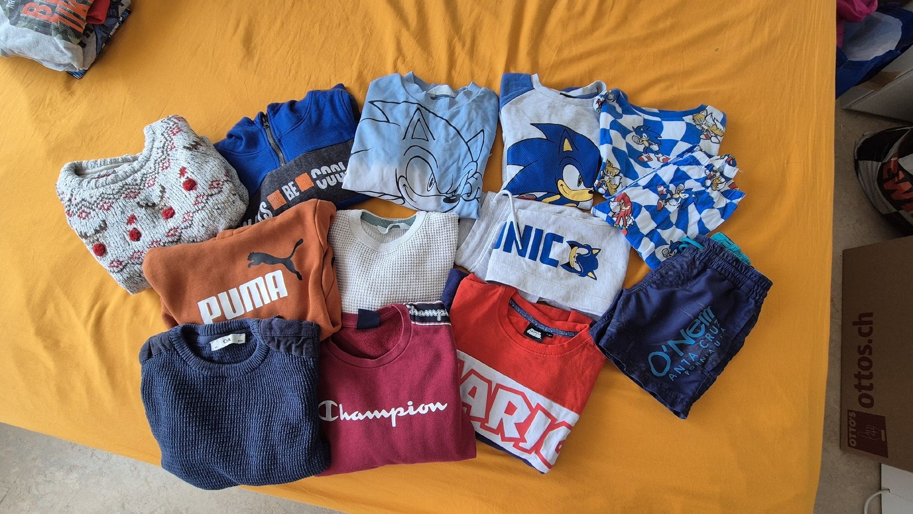 Kleiderpakete & -sets: Kleiderpaket Junge Grösse 122/128  pullover pyjama  – Gebraucht aus Bülach von Living_Art 1