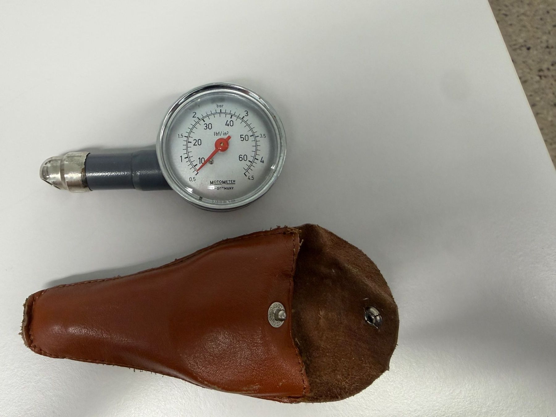 Misurare: Historisches Motometer – Usato da Gümligen venduto da Brocki-Reimal-Stift