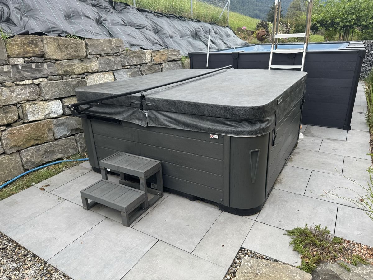 Whirlpool: Whirlpool Malibu Premium Version von Arrigato – Gebraucht aus Höfen b. Thun von Tradeseller 2