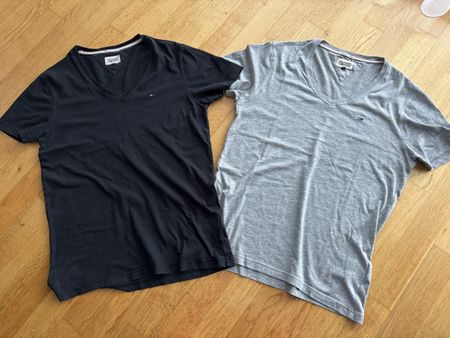 Zwei T-Shirt von Tommy Hilfiger für Jungs Grösse S