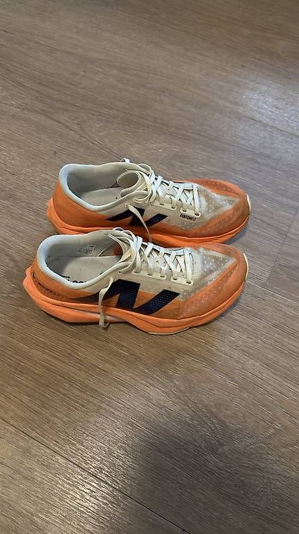 Damenschuhe: New balance Rebel V4 – Gebraucht aus Fribourg von nuv_bsd2