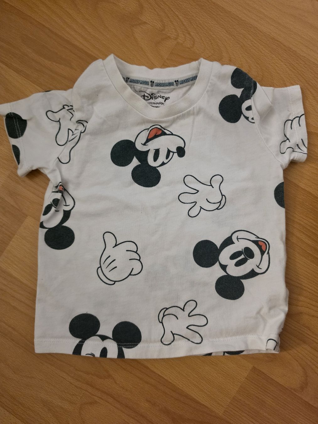 Primark T-Shirts: Mickey Mouse T-Shirt Grösse 86 – Gebraucht aus Schliern b. Köniz von Jemy94
