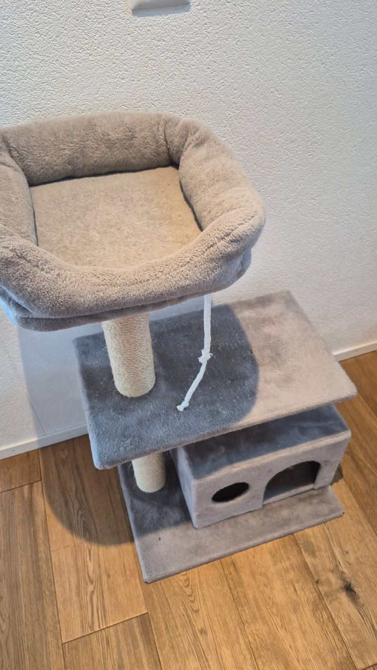 Arbres à chats: Kleiner Katzenbaum – D'occasion à Oberneunforn par meku2 1