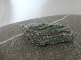 Fuchsit roh Heilstein