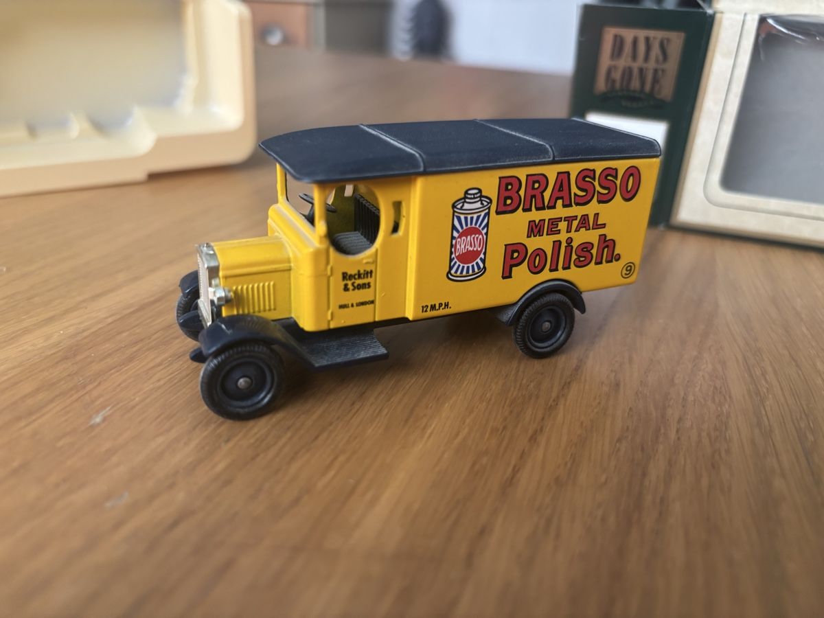 Modellbausätze & Standmodelle: Petite camionnette jaune anglaise  – Gebraucht aus Orbe von car_8grw 4