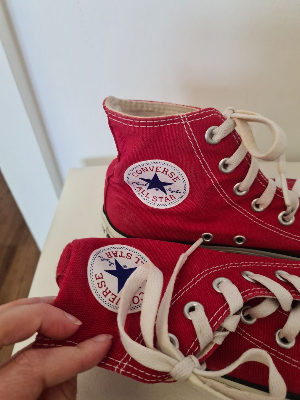 Converse Damenschuhe: Rote Converse All Stars Chucks, Grösse 39 – Gebraucht aus Adligenswil von FriedasWelt 1