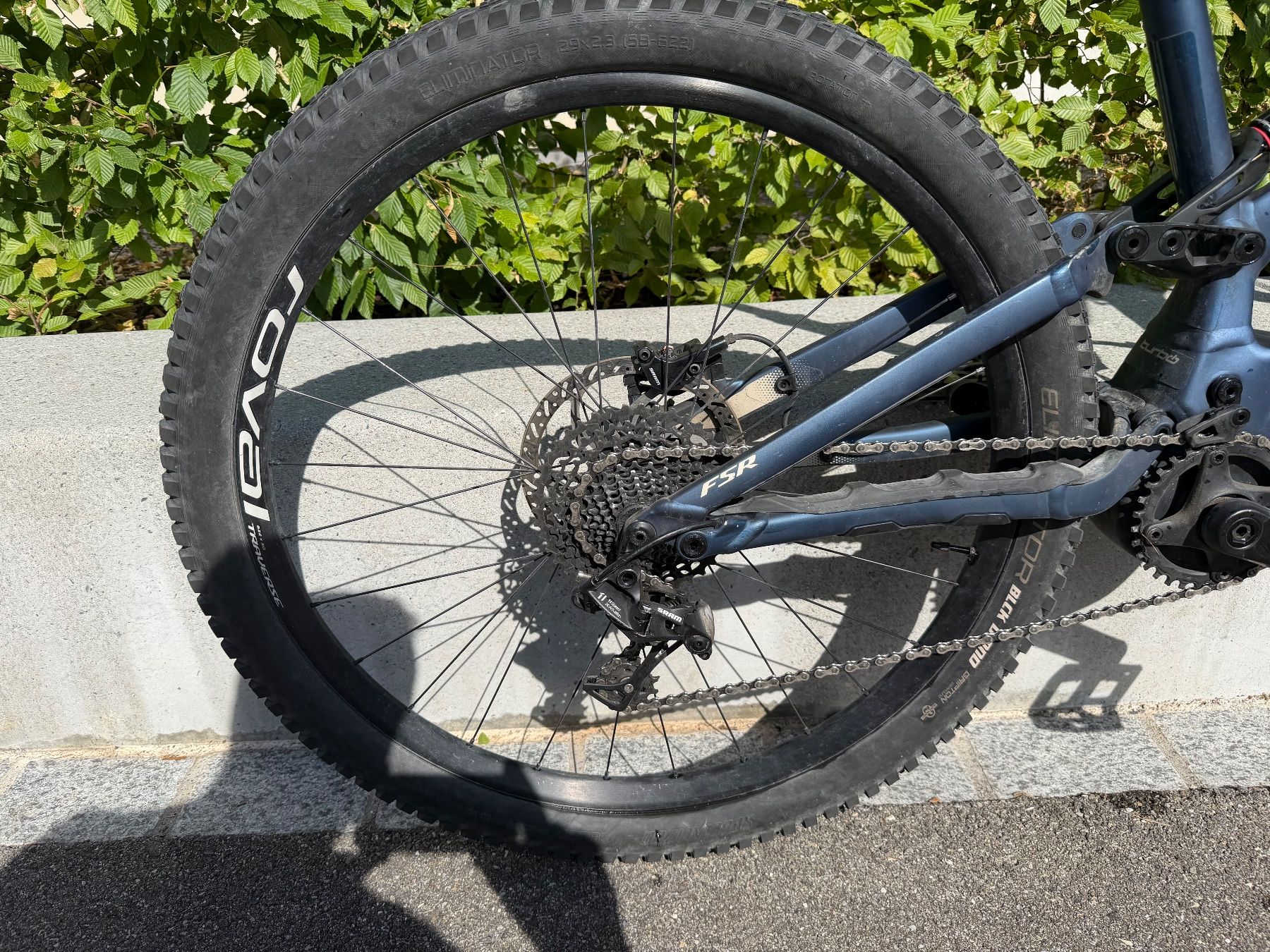 Specialized Velos: Top Specialized Turbo Levo E-MTB Velo Grösse L 2020 – Gebraucht aus Stäfa von flo_qn6f 1