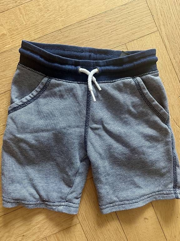 Pantaloni: Baumwoll Shorts in Grösse 98 – Usato da Zürich venduto da tom_m9qb