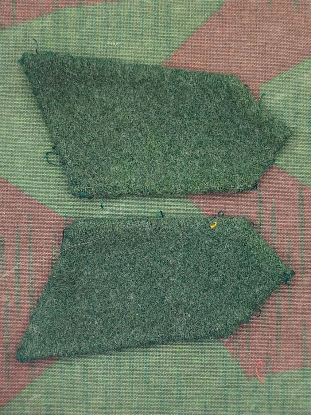 Schweizer Armee Placchette & Badge: Kragenpatten Ord. 1940 – Usato da Bauma venduto da SwissMilitaria