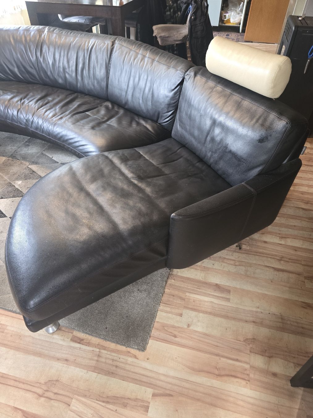 Divani: Ledersofa Echtleder Halbrund – Usato da Balsthal venduto da Rucksackschweizer 2