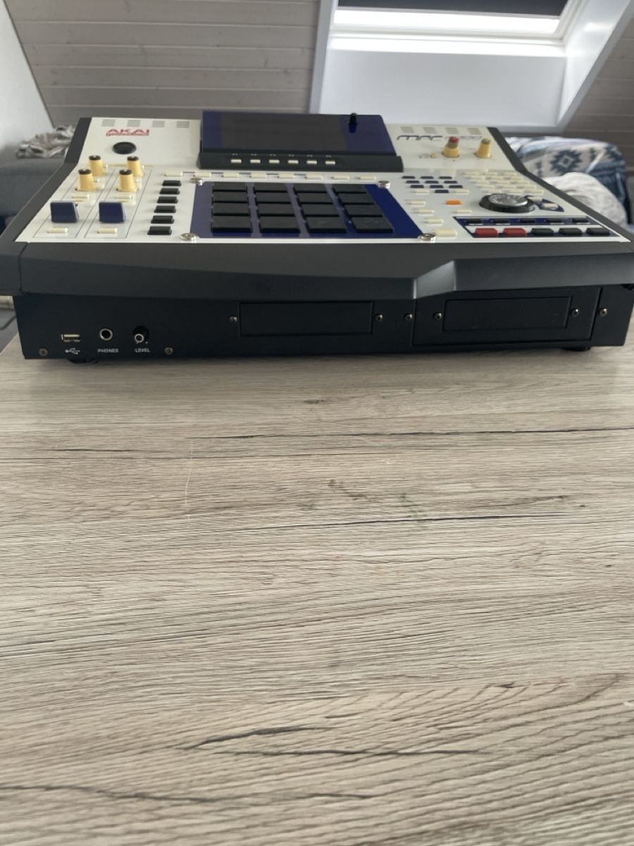 Akai Musikinstrumente: Akai Mpc 4000 – Gebraucht aus Selzach von adr_8mst 2