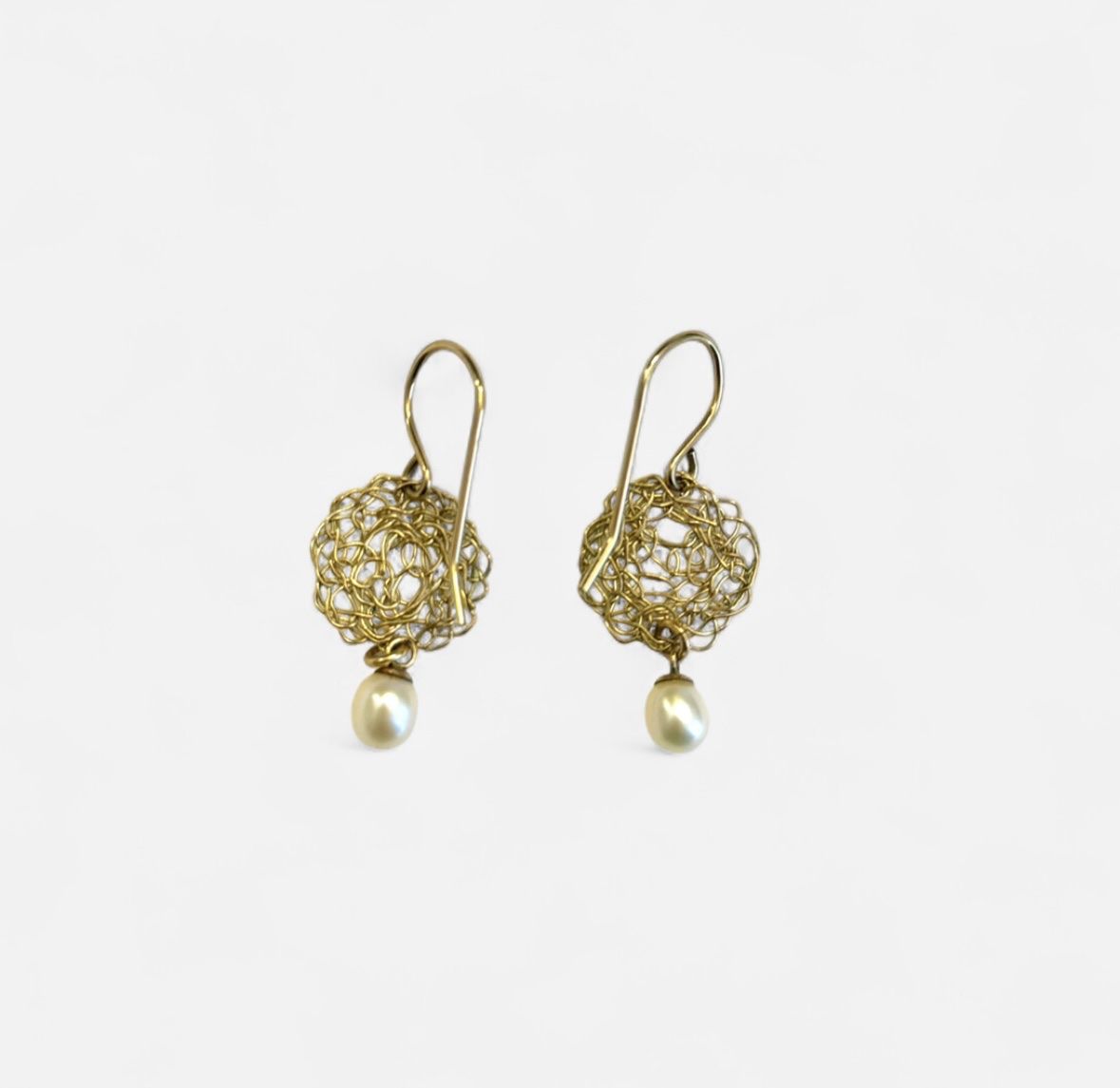 Ohrringe & -stecker: gold wire drop earrings with pearls – Neu (gemäss Beschreibung) aus Rütihof von mya_we