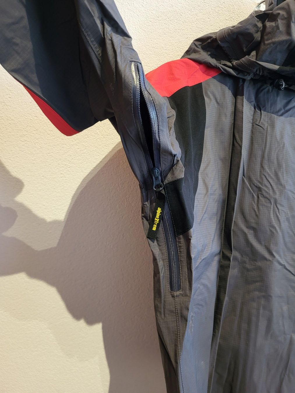 Salewa Giacche: SALEWA ALPINEXTREME- Hardshell Imperméable, M – Usato da Haute-Nendaz venduto da DetoutDerien 7