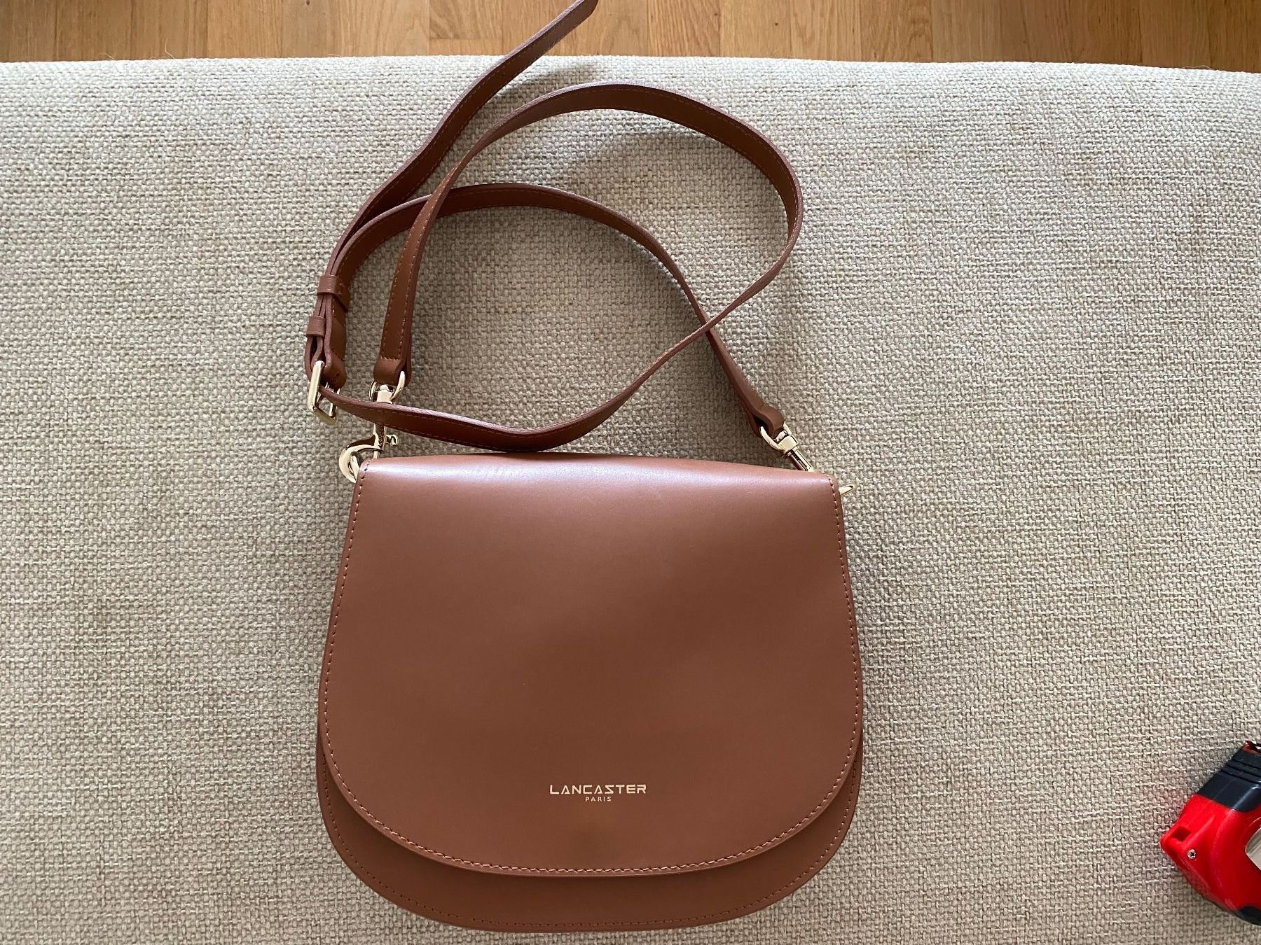 Lancaster Taschen für Damen: Ledertasche Lancaster, Camel Farbe – Gebraucht aus Zürich von anasustic
