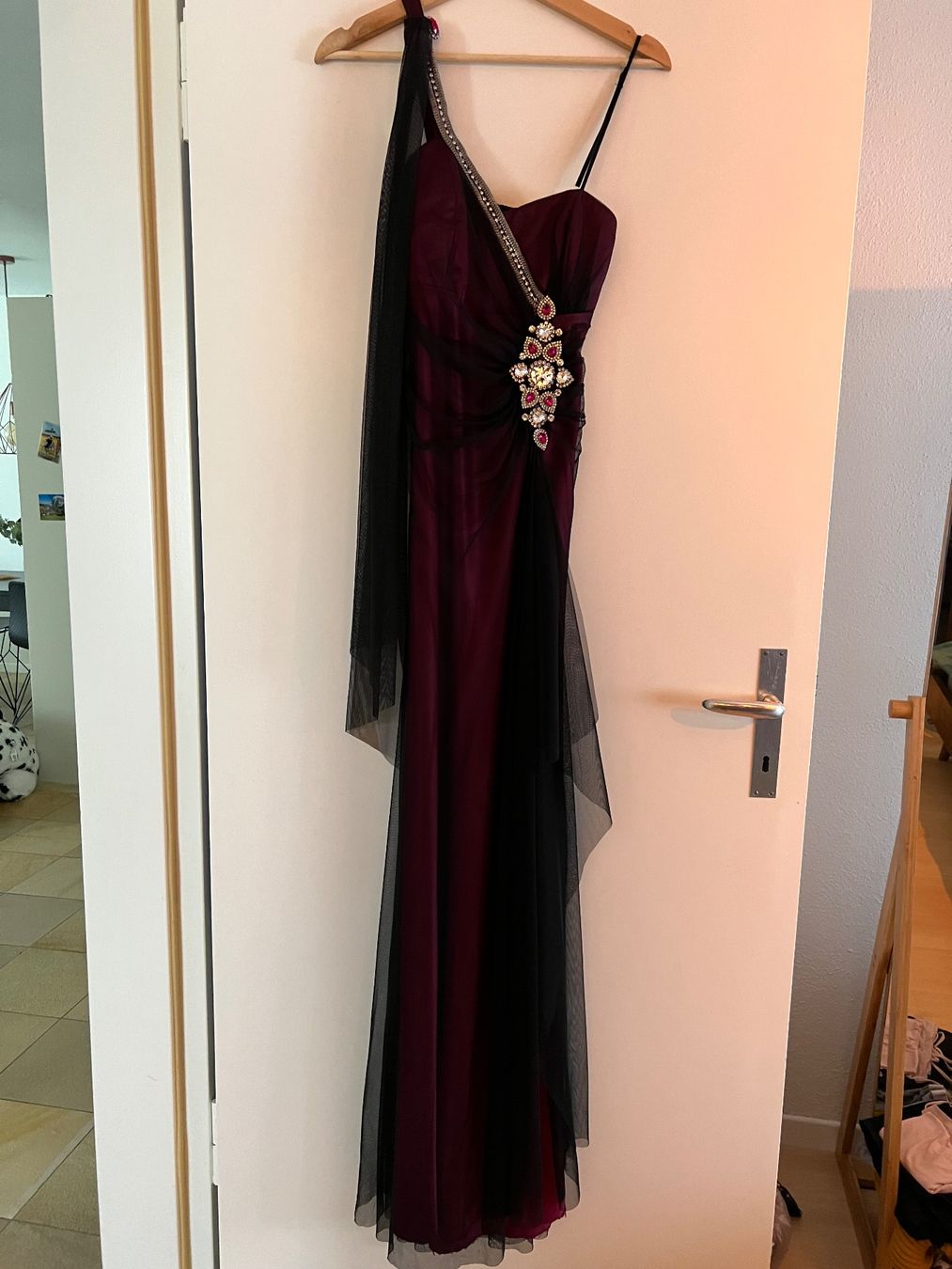 Vestiti: Elegantes Abendkleid Gr. 36 mit Tüll & Strass – Usato da Zofingen venduto da vLo_ur