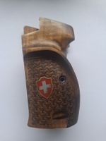 Nussbaum Griffschalen für die Sig P210 mit Daumenauflage 