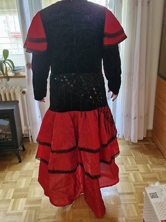 Costumi: Spanische Tänzerin  – Usato da Birsfelden venduto da fasnacht2012 4