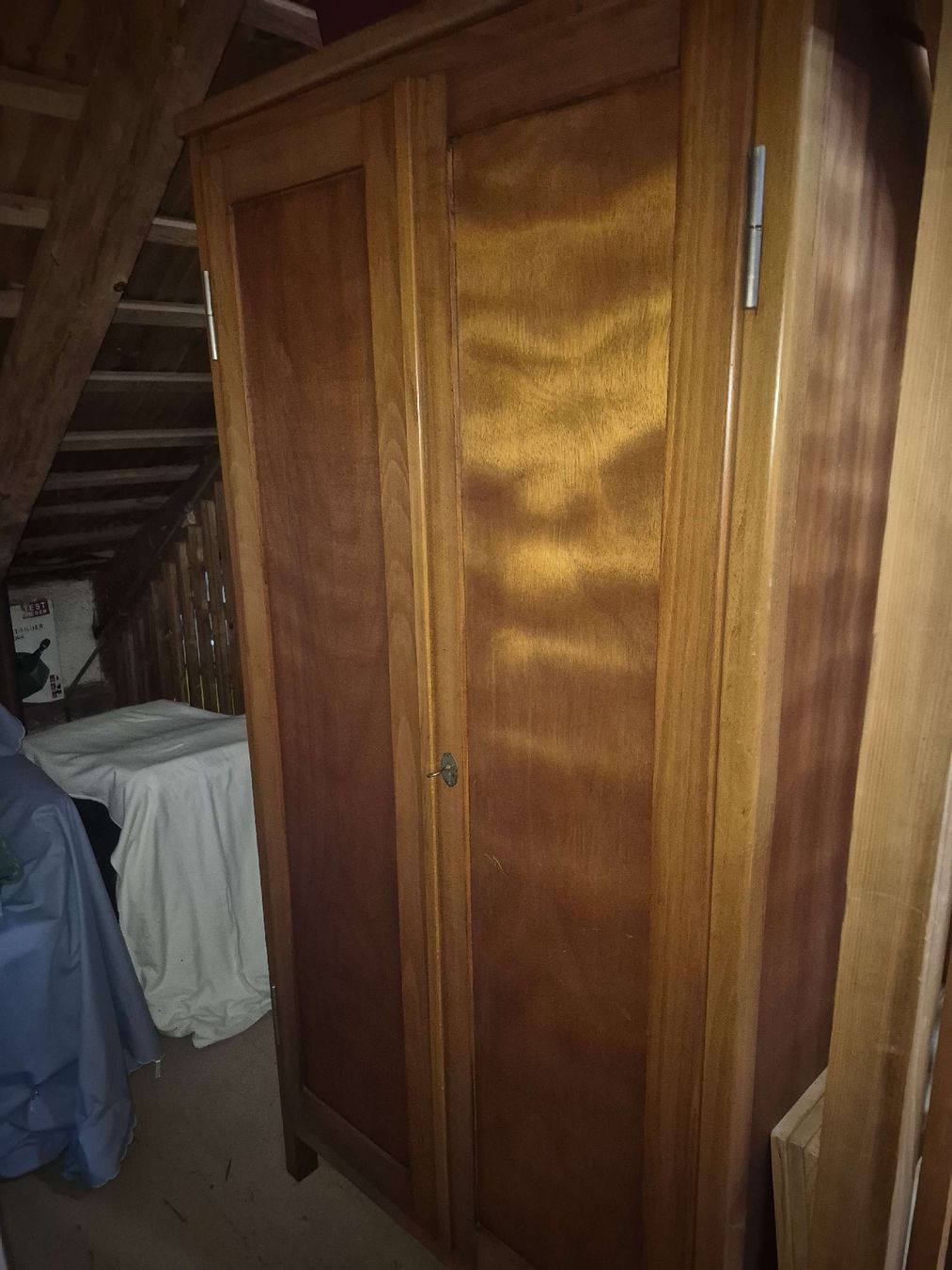 Armoires: Alter Holzschrank – D'occasion à Bern par san_kcw5