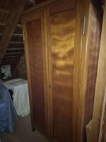 Alter Holzschrank