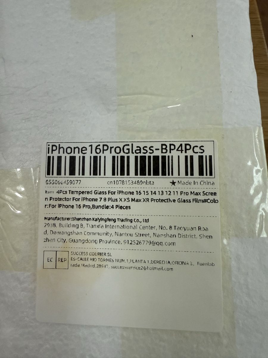 Panzerglass Cover & Protezioni schermo: iPhone16 Pro transparente Hülle & 4 screen protector – Nuovo e nell'imballaggio originale da Goldau venduto da simona.dettling