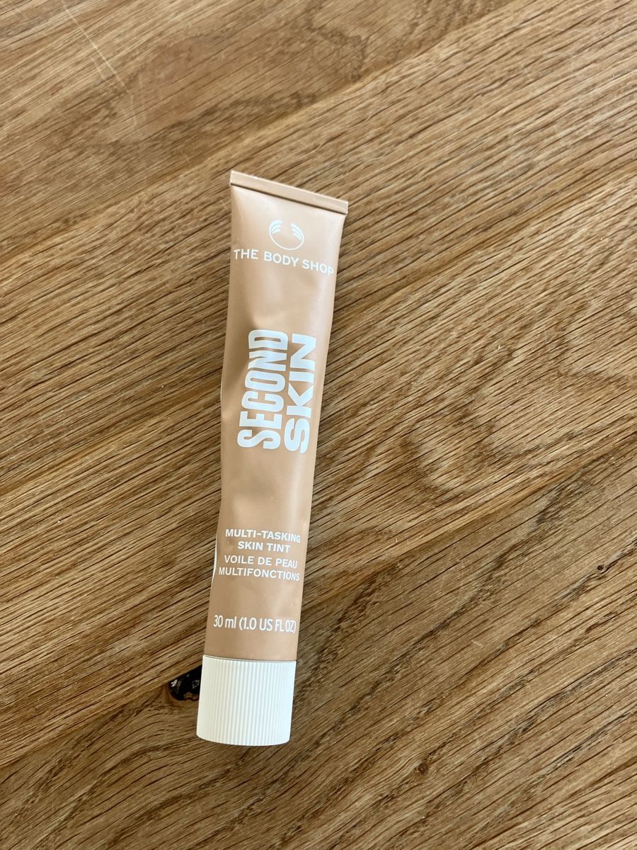 Make-up: the body shop, second skin, medium 1c – Usato da Luzern venduto da xyz9