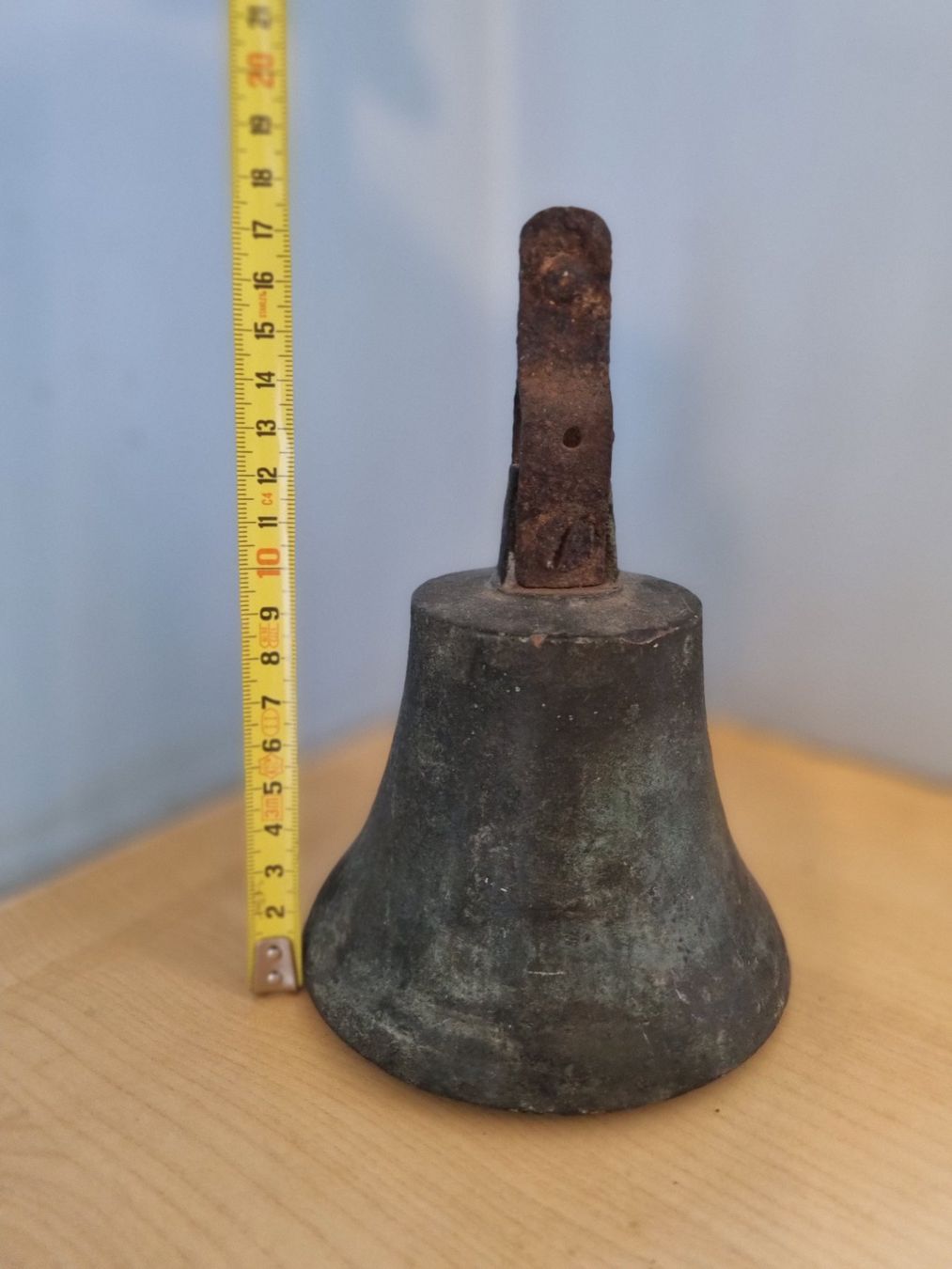 Glocken & Treicheln: Alte Glocke – Gebraucht aus Bern von llewellyn1ne 4