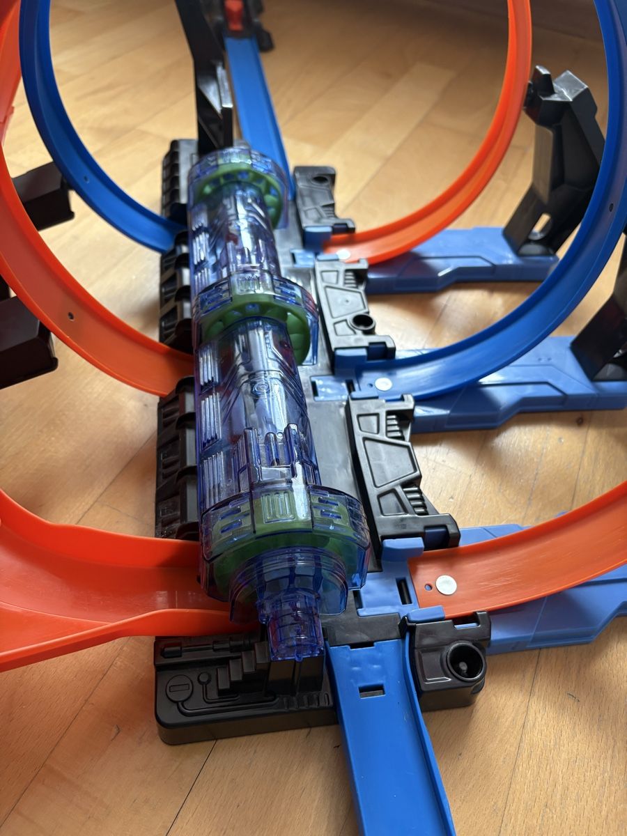 Hot Wheels Piste: HOT WHEELS - Corkscrew crash track set – Usato da Basel venduto da Marlen18 2