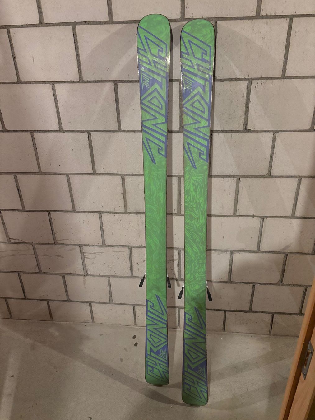 Skis: Line Chronic Freestyle Ski 163cm – D'occasion à Wilderswil par seb_wn9t 3