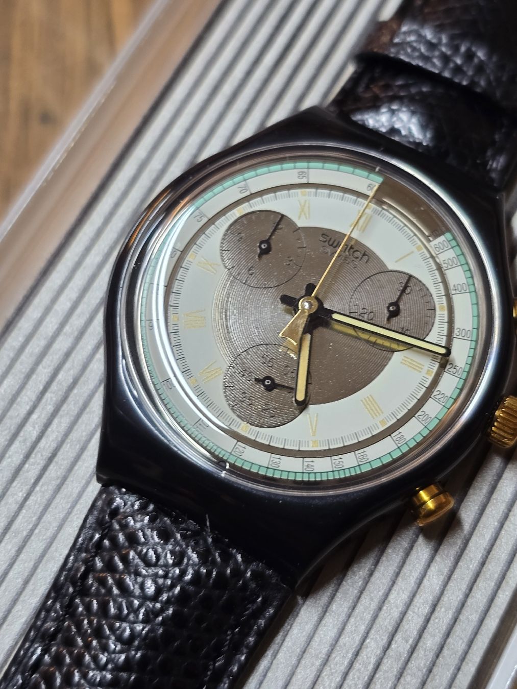 Swatch Orologi: Seltene Swatch Uhr Chrono OVP – Nuovo e nell'imballaggio originale da Rorschach venduto da TimelessTrading 1