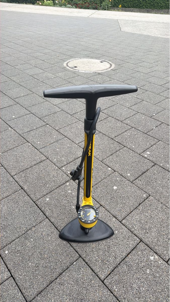 Topeak Pompes: Standpumpe mit Manometer gelb schwarz – D'occasion à Dallenwil par AlexGGG