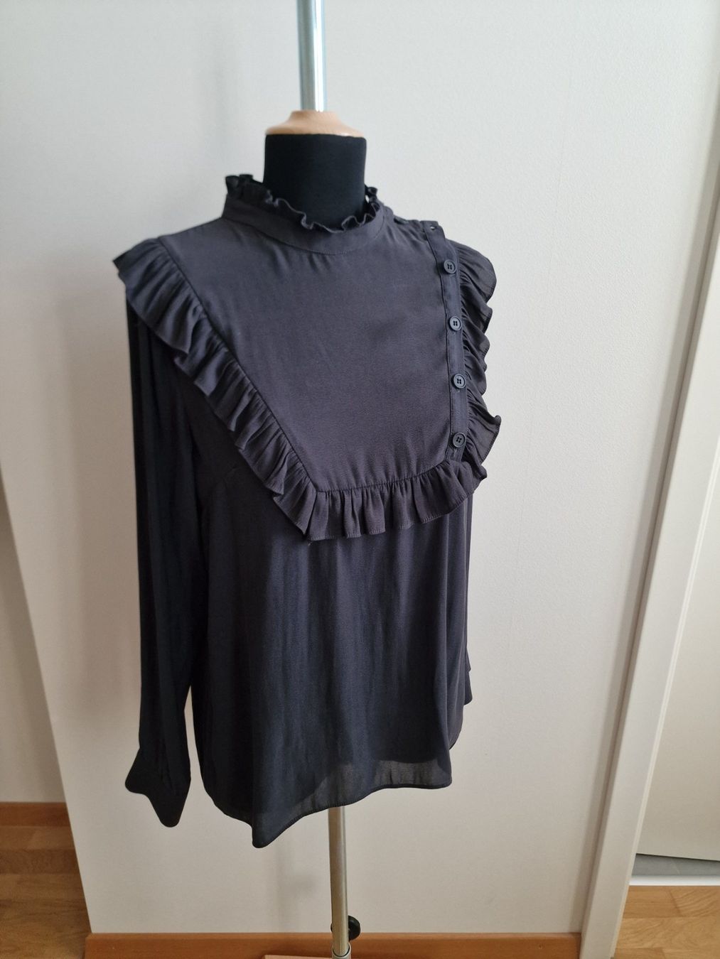 Camicette: Dunkelgrau Bluse – Usato da Zürich venduto da ale_bg2x