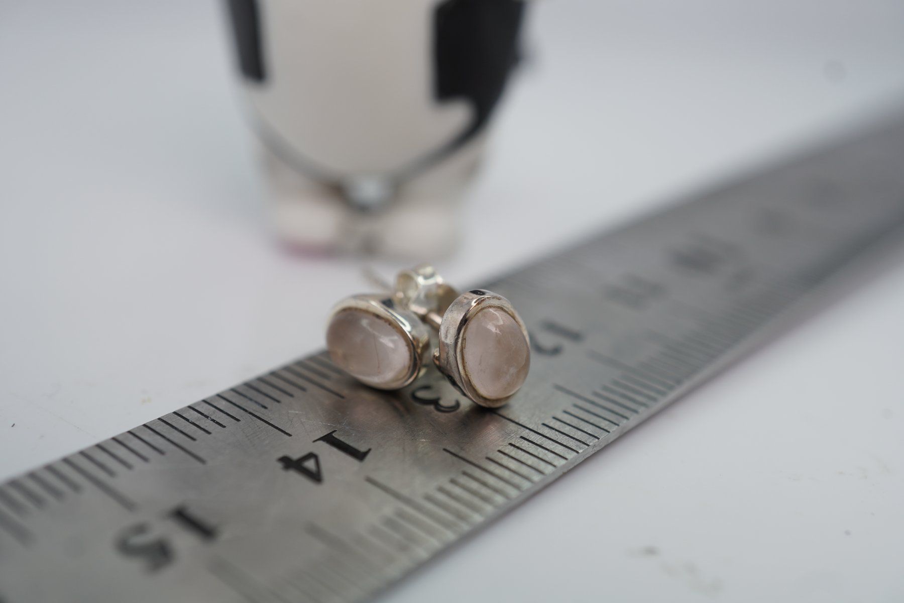 Orecchini pendenti & Orecchini a lobo: Mondstein    Ohrstecker  6mmx 4mm Silber Top Farbe – Nuovo e nell'imballaggio originale da Eschenbach SG venduto da topstone 1