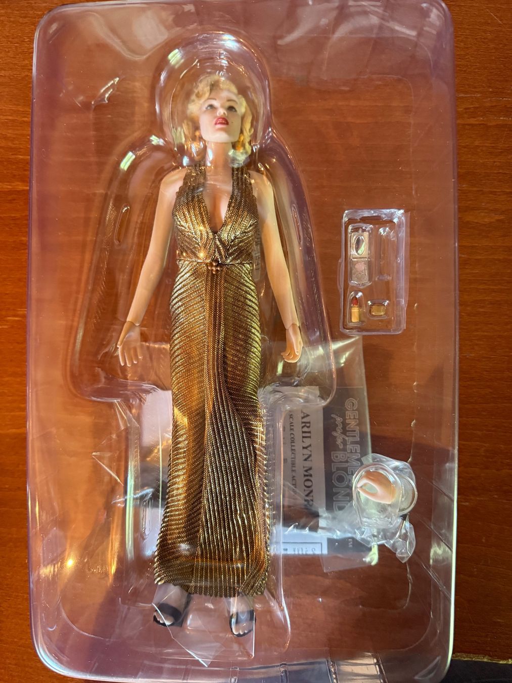 Giocattoli: 1/6 Marilyn Monroe "Lorelei Lee" Gold Dress ver. – Nuovo e nell'imballaggio originale da Vuadens venduto da Chouchoujapan 9