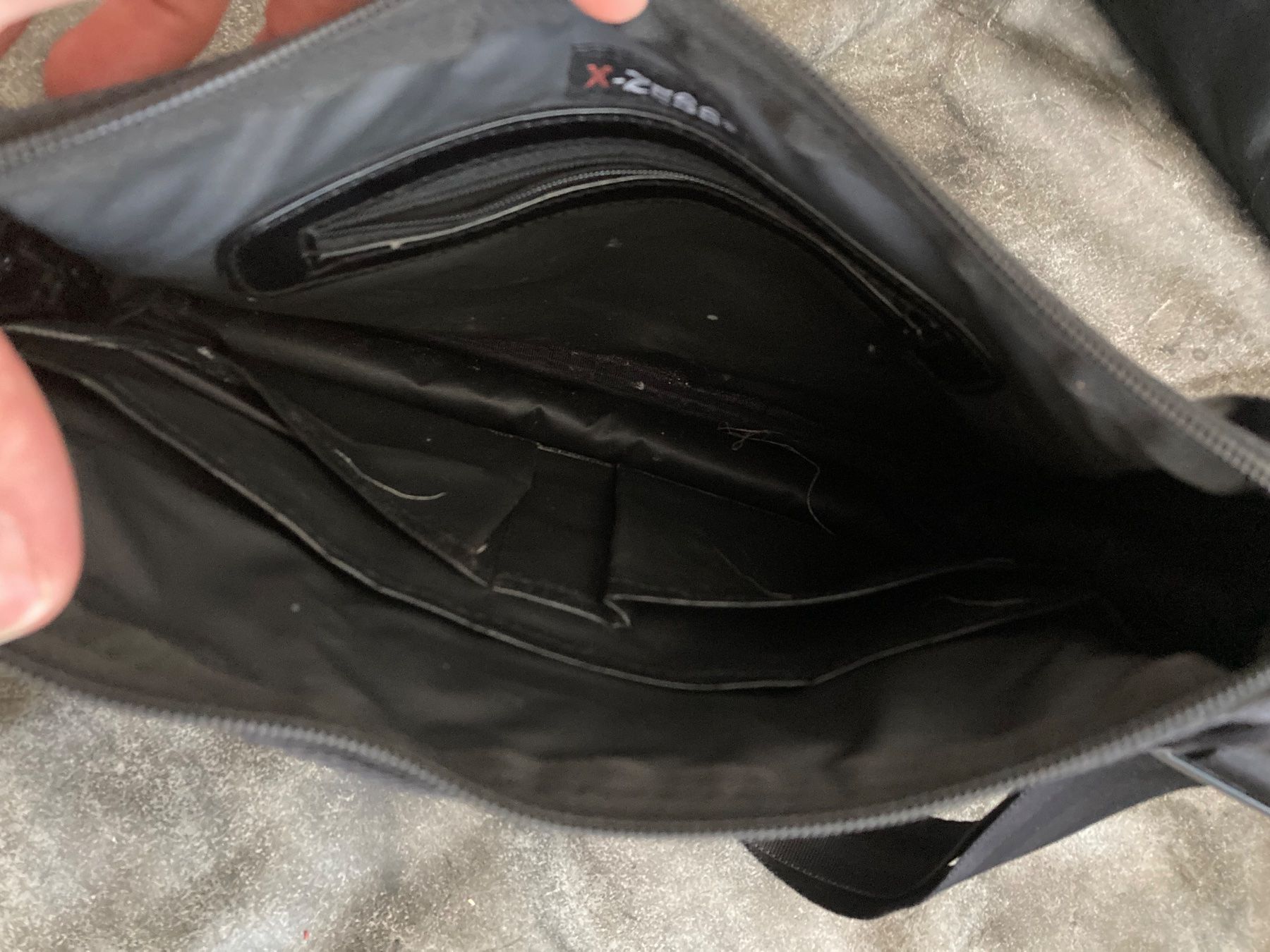Sacs: Umhängetasche schwarz Kunst-Lackleder – D'occasion à Zürich par MoanaK 2