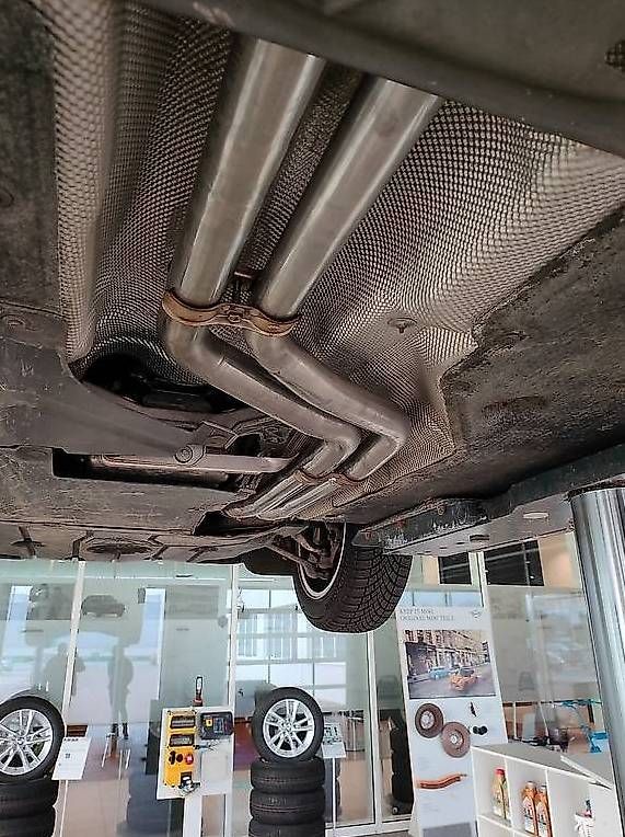 Sistemi di scarico: BMW Original Mittelschalldämpfer e82 125i – Usato da Glattbrugg venduto da admin2012 2