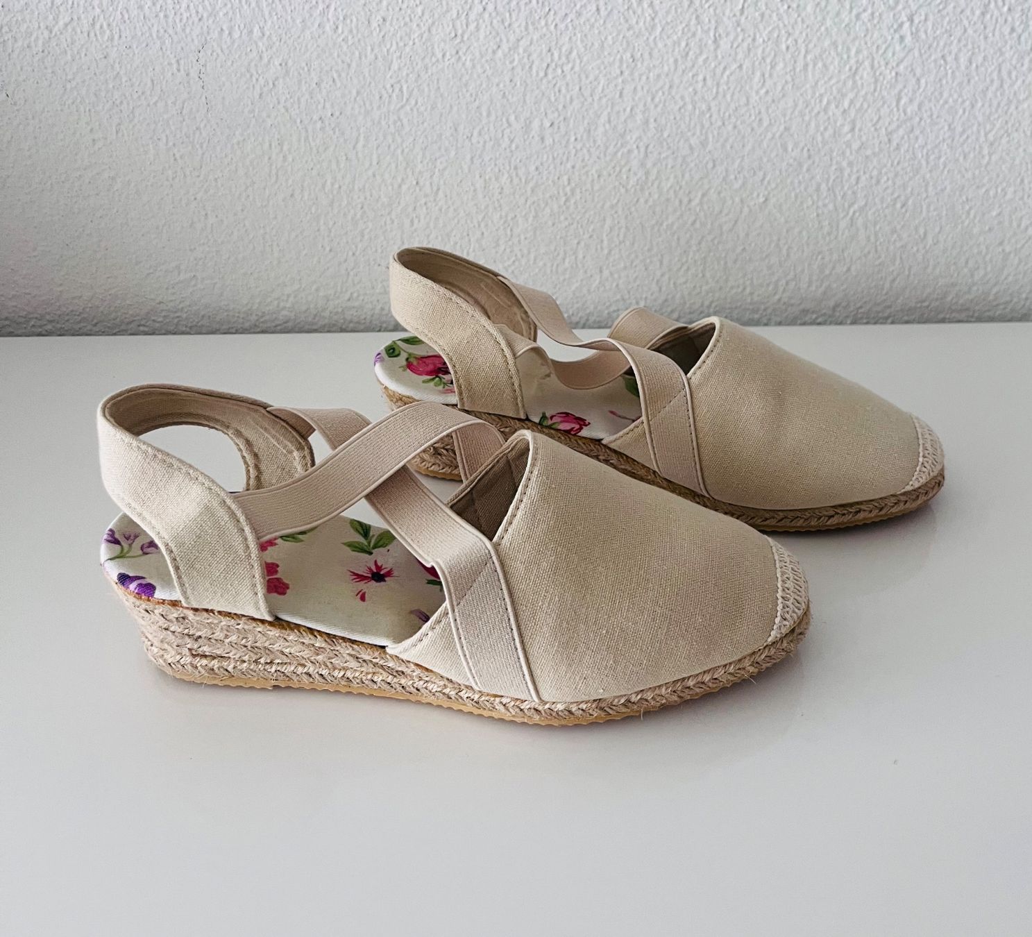 Damenschuhe: PLATEAU - ESPADRILLE beige, Gr. 38 neu – Neu (gemäss Beschreibung) aus Belp von Solyluna