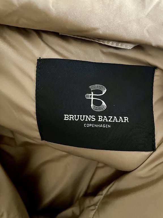 Mäntel: N E U  DAUNENMANTEL GRÖSSE 38 / 40 – Gebraucht aus Zürich von Bobesch73 3