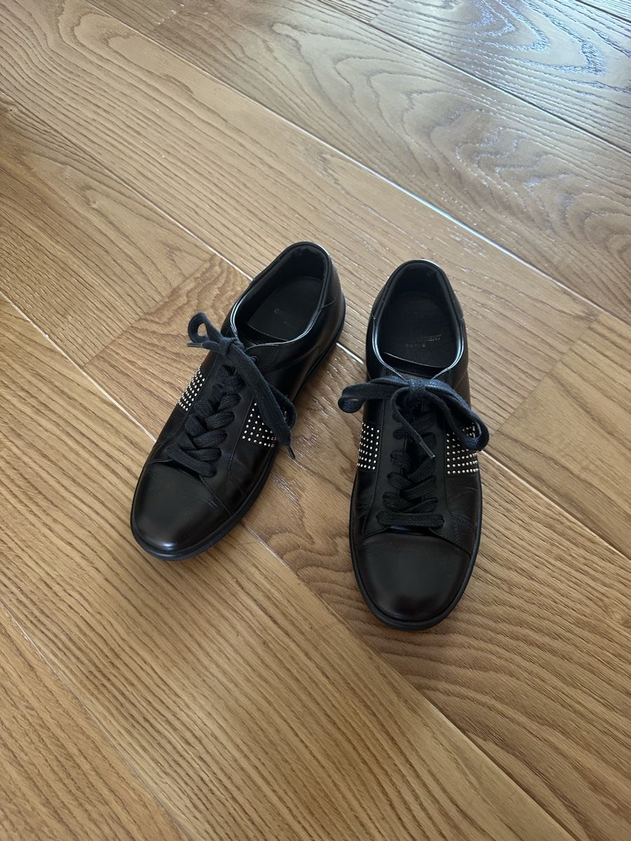 Saint Laurent Scarpe da donna: Saint Laurent Black Studded Leather Sneakers – Nuovo (secondo la descrizione) da Männedorf venduto da primavera22 4