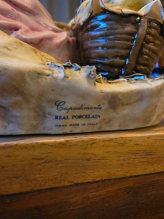 Skulpturen & Statuen: Capodimonte Mädchen mit Katzen Original W. Scapinello – Gebraucht aus Waldenburg von tin_c7b8 3