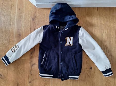 NEUE Jacke Jungen - Grösse 128 (7 - 8 Jahre)