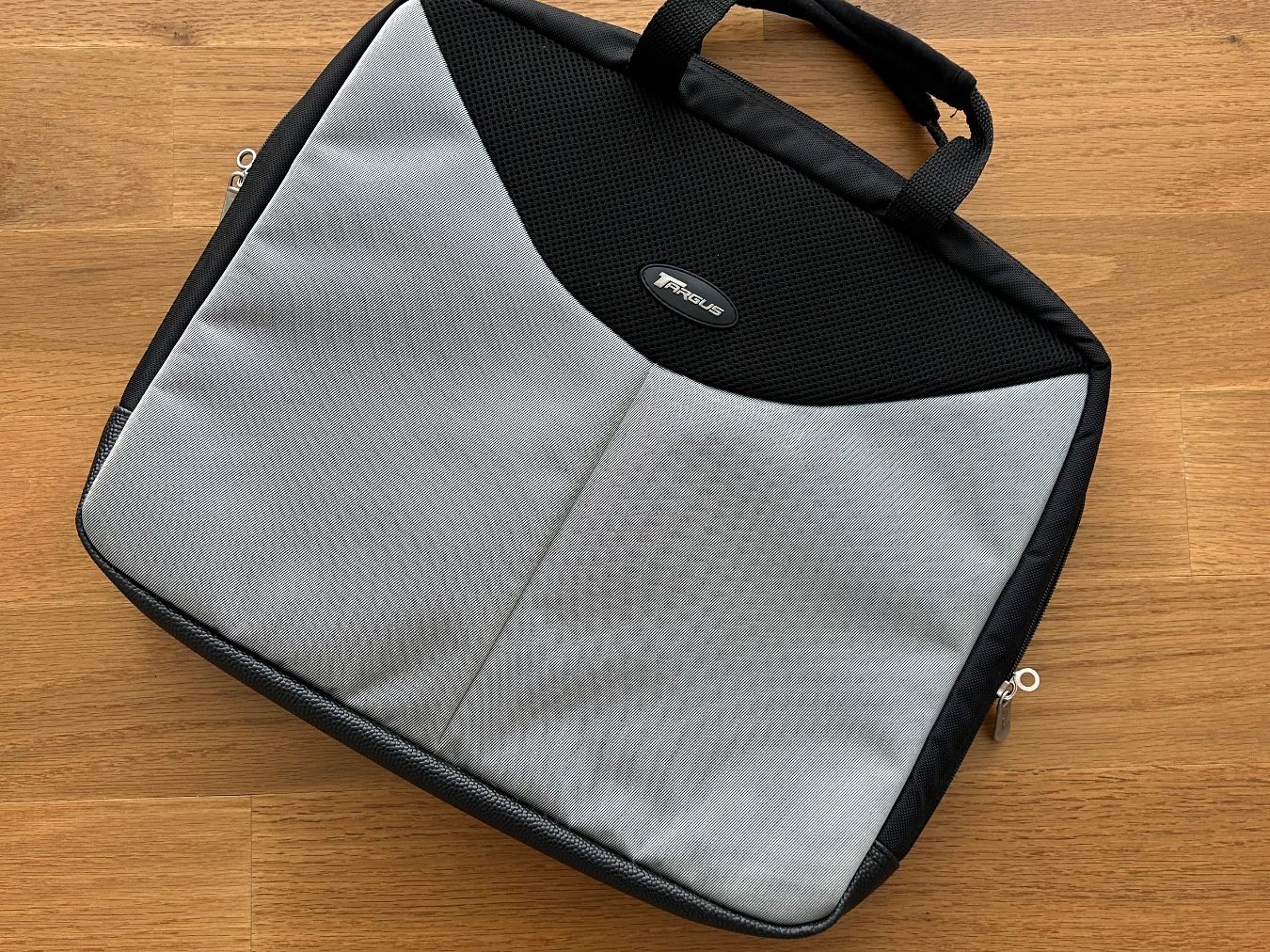 Targus Taschen für Damen: Targus Laptop Bag & cute Handbag – Gebraucht aus Erlenbach ZH von Syssi_C 3