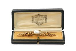 GILBERT ALBERT Brosche mit Barockperle 18K Gelbold *S4586