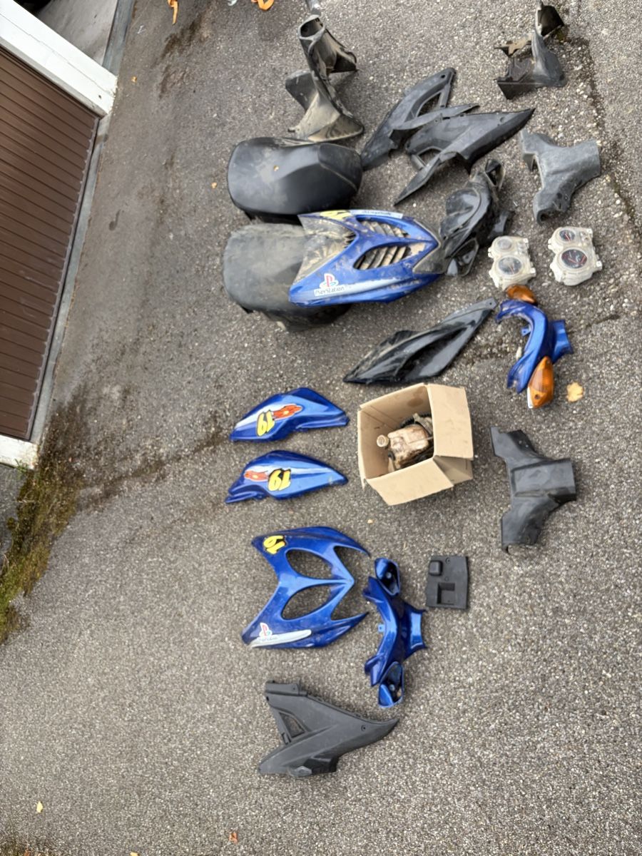 Toutes les pièces pour scooter: 2 scooter Yamaha piece  – D'occasion à Biel/Bienne par Silva-M30 1