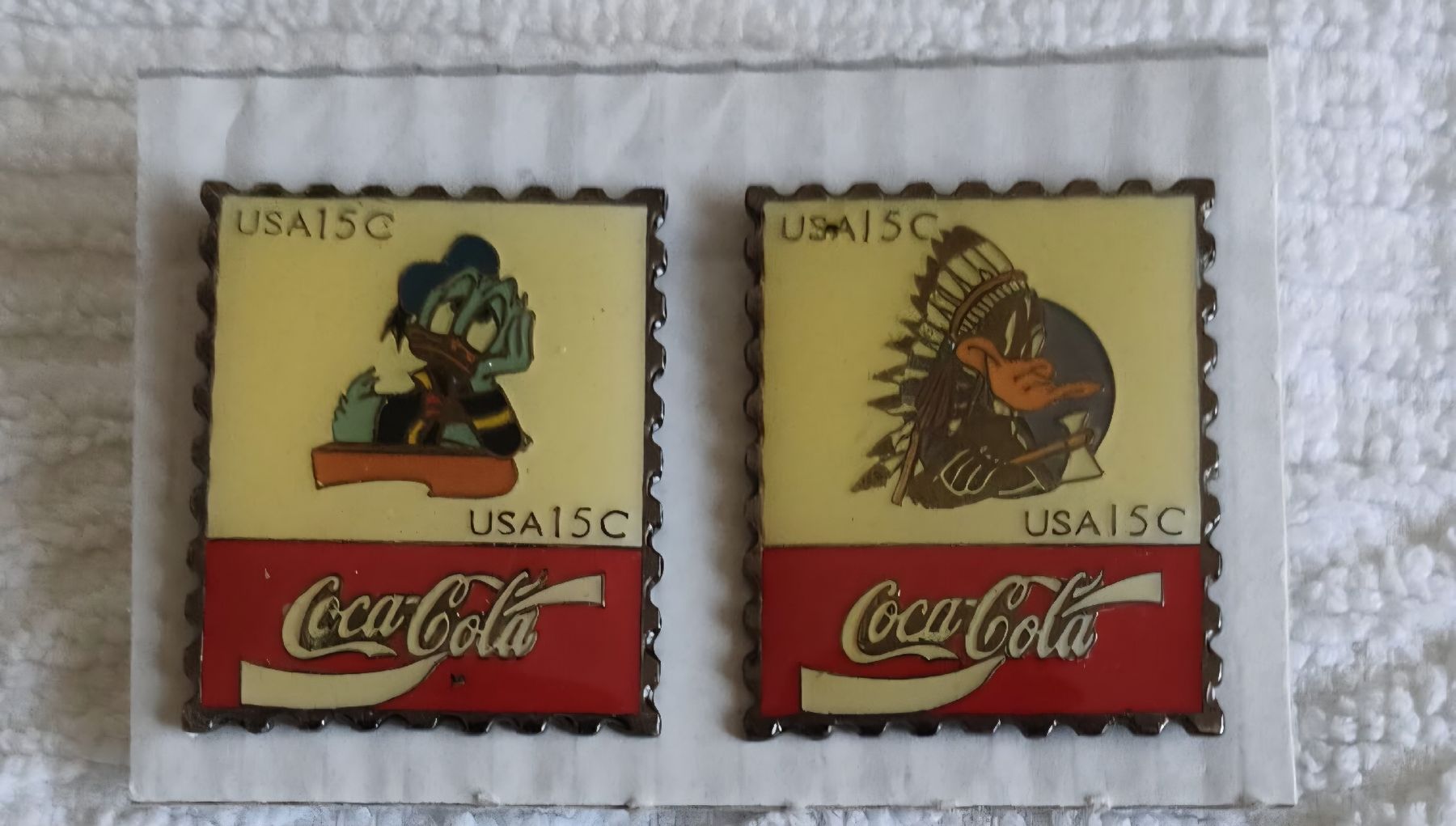 Coca-Cola Plaketten & Abzeichen: Coca Cola Briefmarken Pins – Gebraucht aus Luzern von Luzern_Energy