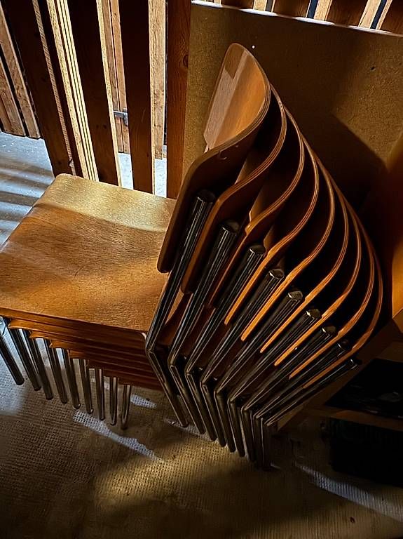 Chaises: 9 chaises empilables – D'occasion à Genève par guner 2