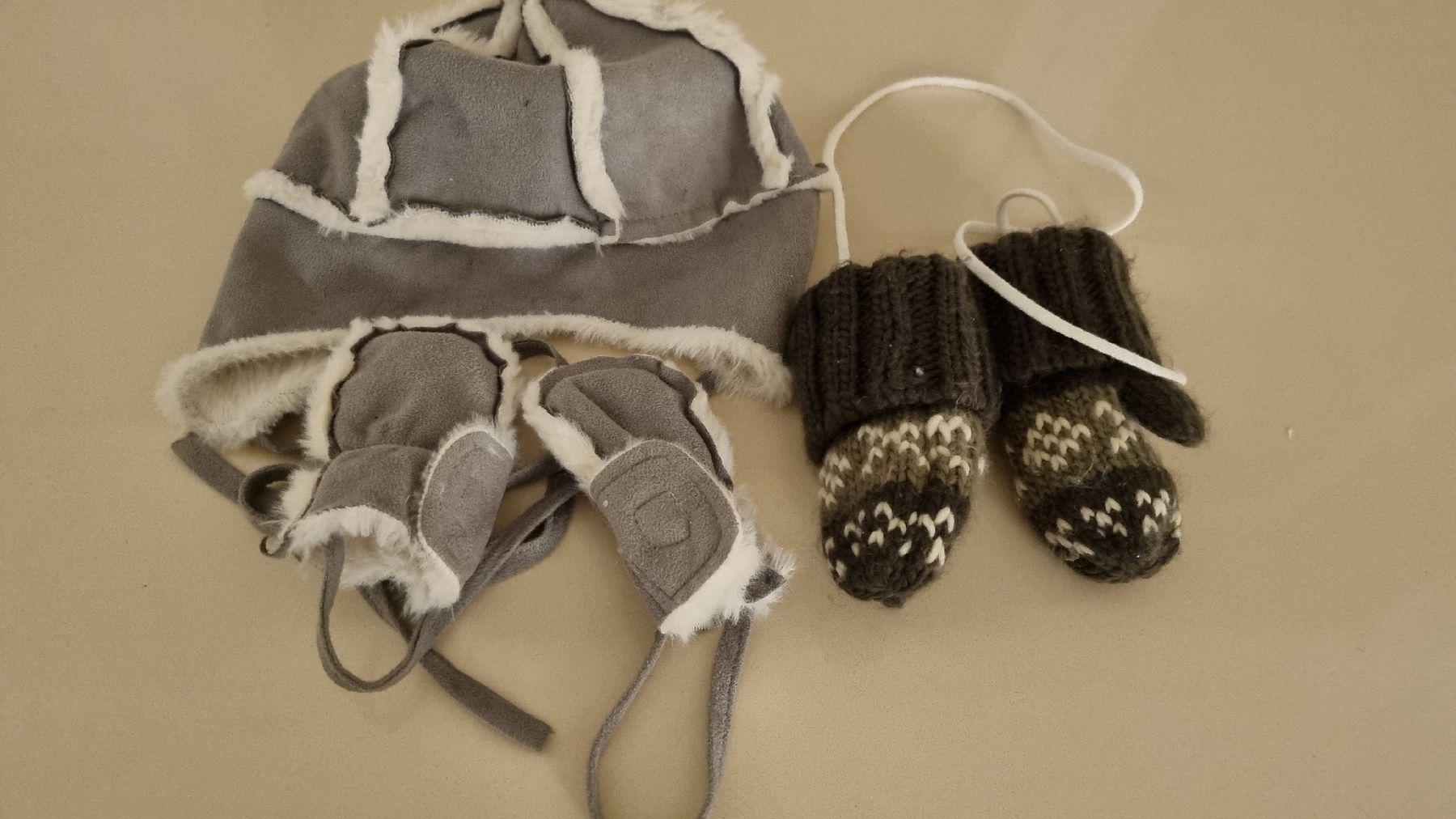 Kinderhandschuhe: 1 Bonnet et 2 gants enfant – Gebraucht aus Ferpicloz von Clicli014 1