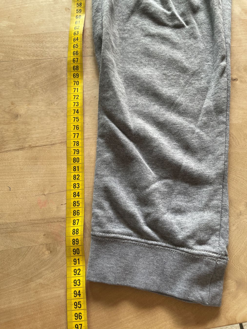 Nike Pantaloni: Nike Trainerhose 158-170cm – Usato da Muttenz venduto da Fertal 2