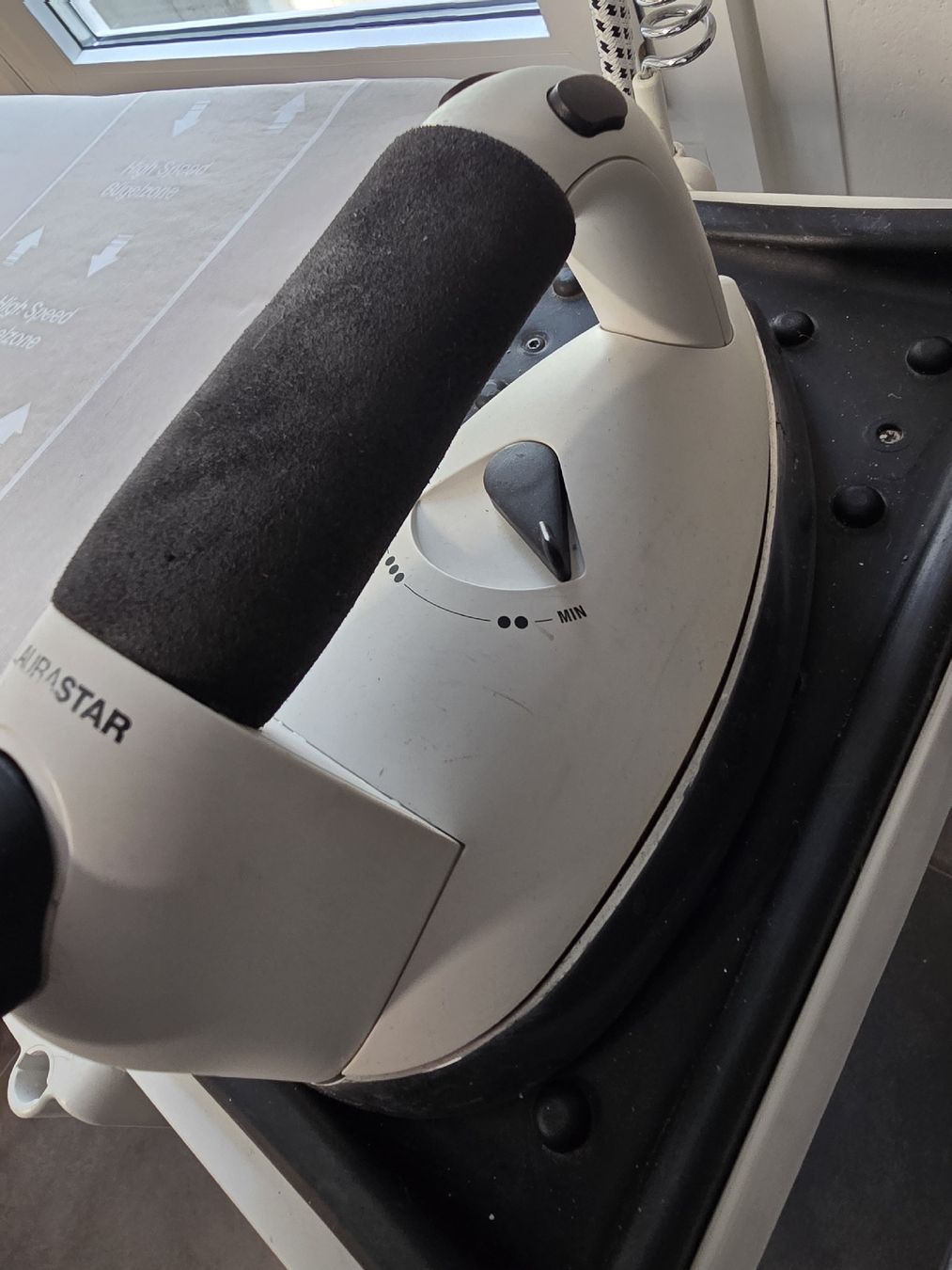 Laurastar Bügeleisen: Laurastar Premium S3 Bügelsystem, defekt – Defekt aus St. Gallen von Jbruecker 2